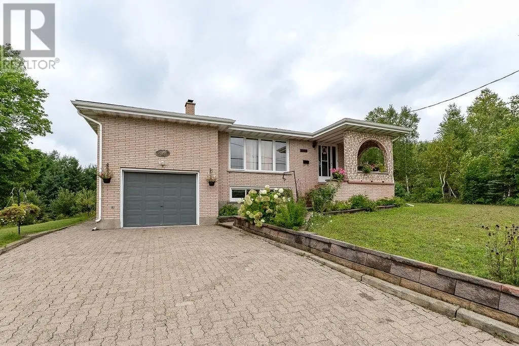 3166 Algonquin Road, Sudbury