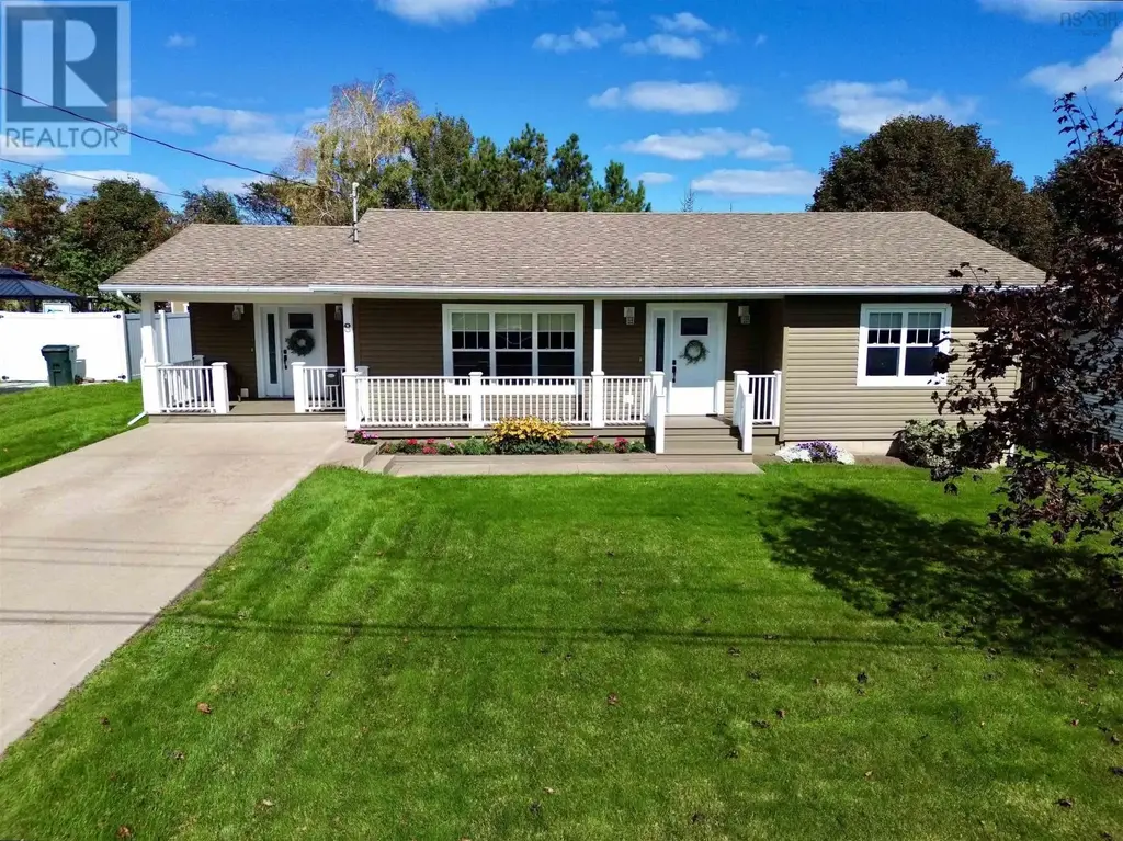 8 Fletcher Drive, Amherst