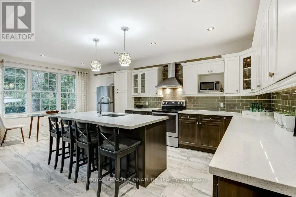 30 Birchmount Road, Toronto (Birchcliffe-Cliffside)