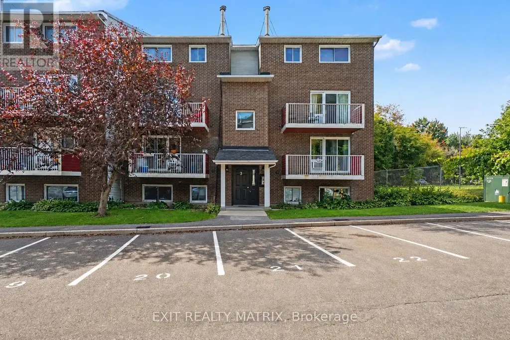 302 - 1589 St. Bernard Street, Ottawa