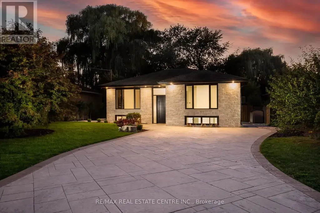 446 Willis Drive, Oakville (WO West)