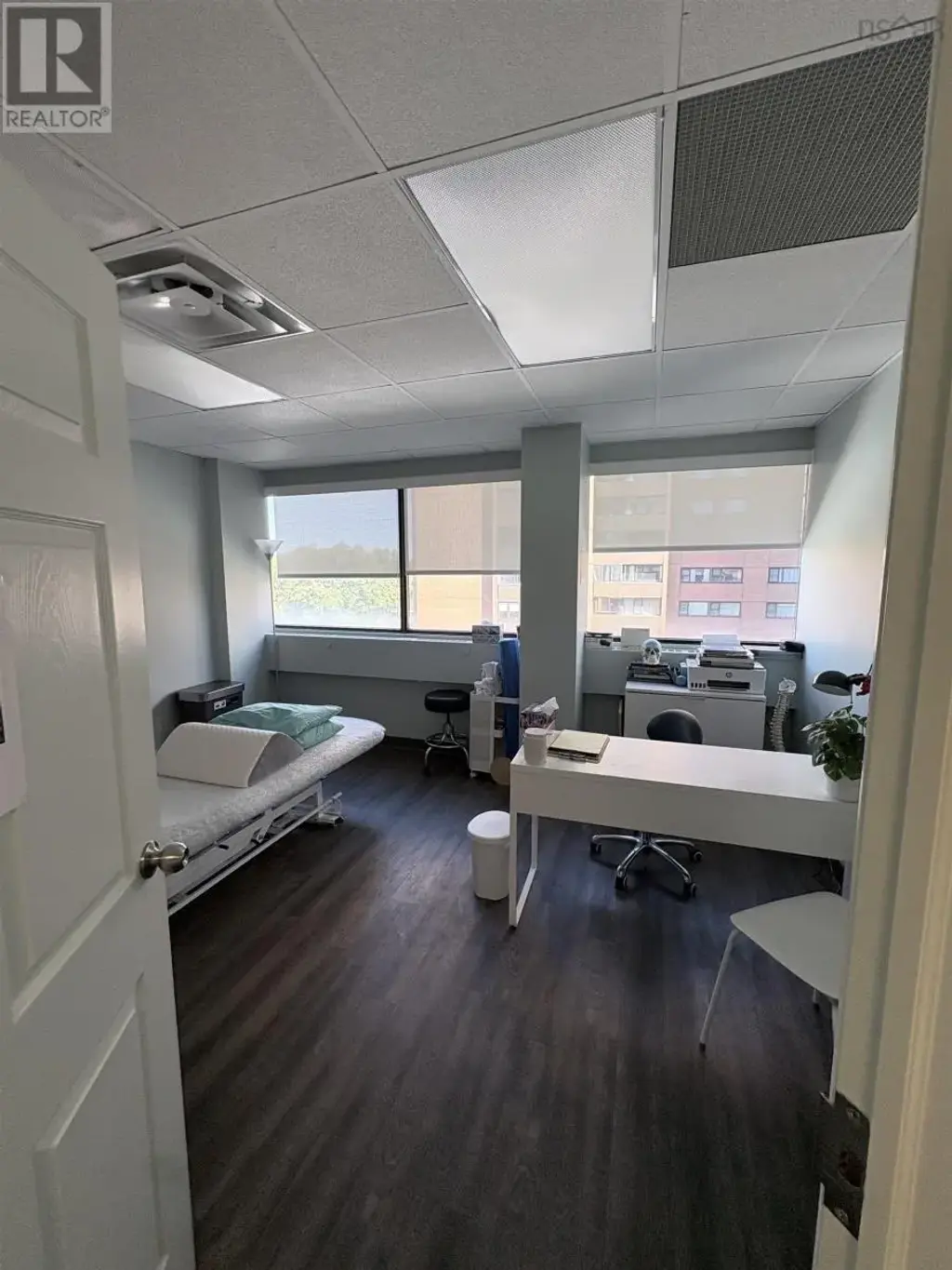 570 5991 Spring Garden Road, Halifax