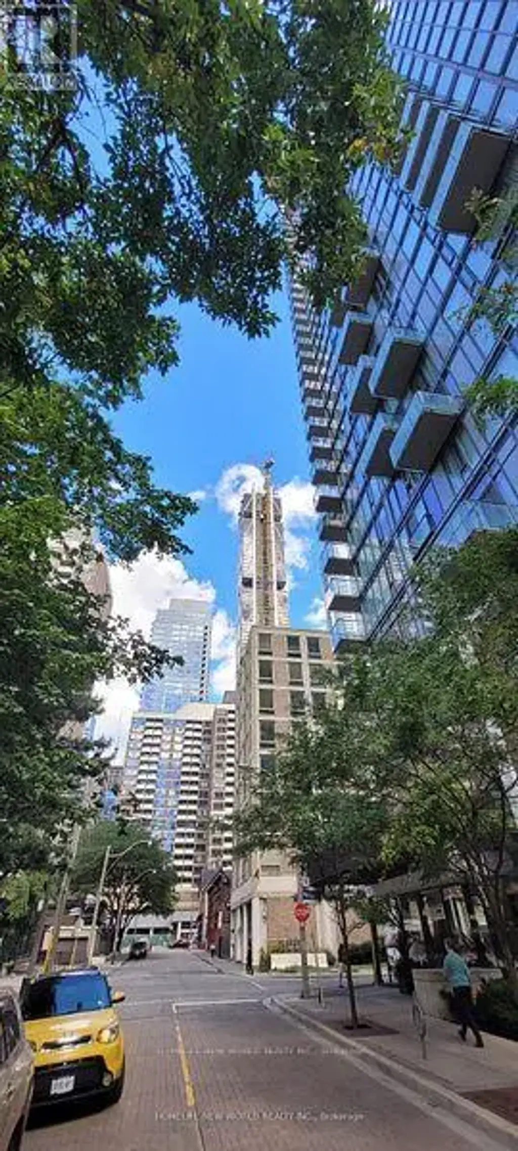 Th1 - 75 St Nicholas Street, Toronto (Bay Street Corridor)