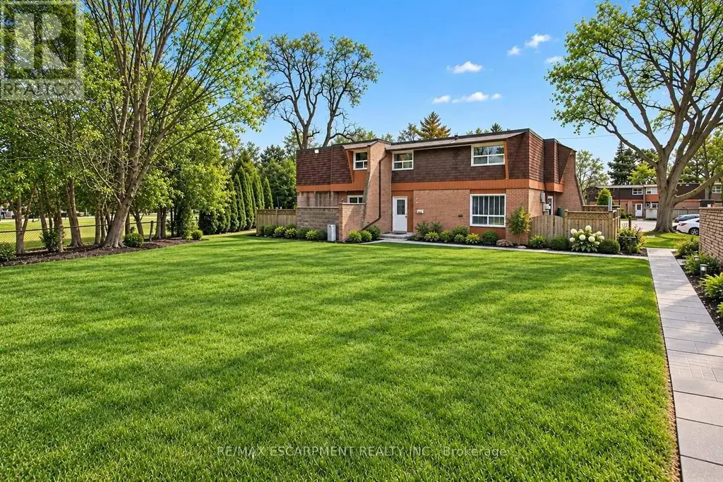 4 - 661 Francis Road, Burlington (LaSalle)