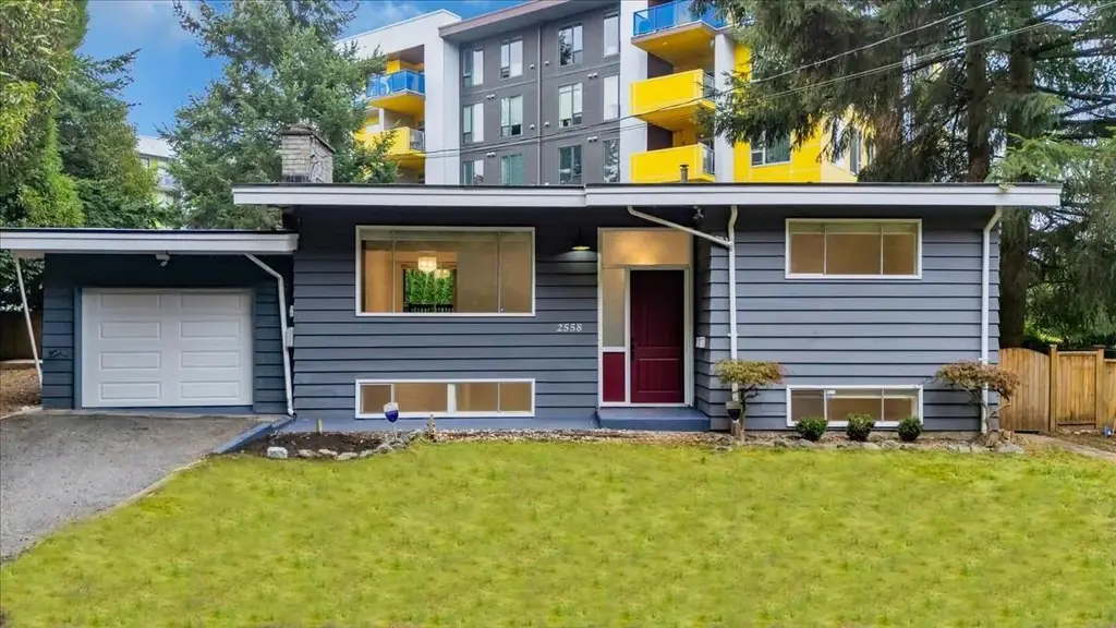 2558 Lakeview Crescent, Abbotsford