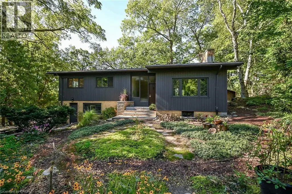2 Helen Street, Dundas