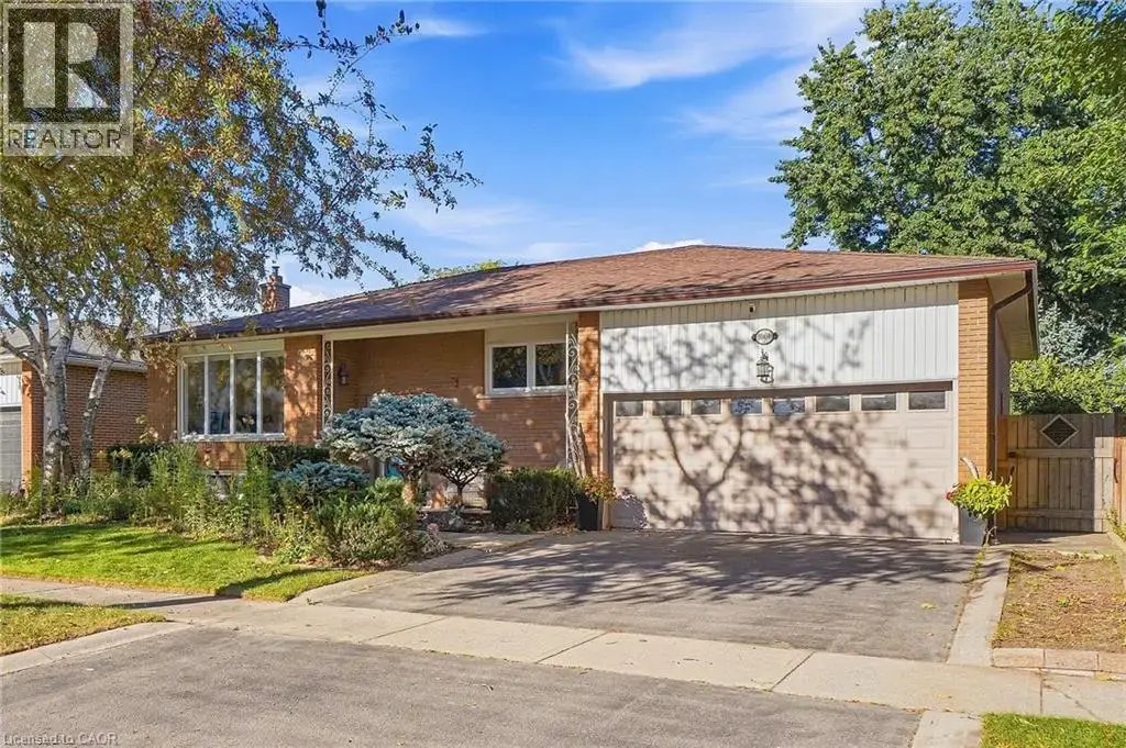 1060 Dowland Crescent, Burlington