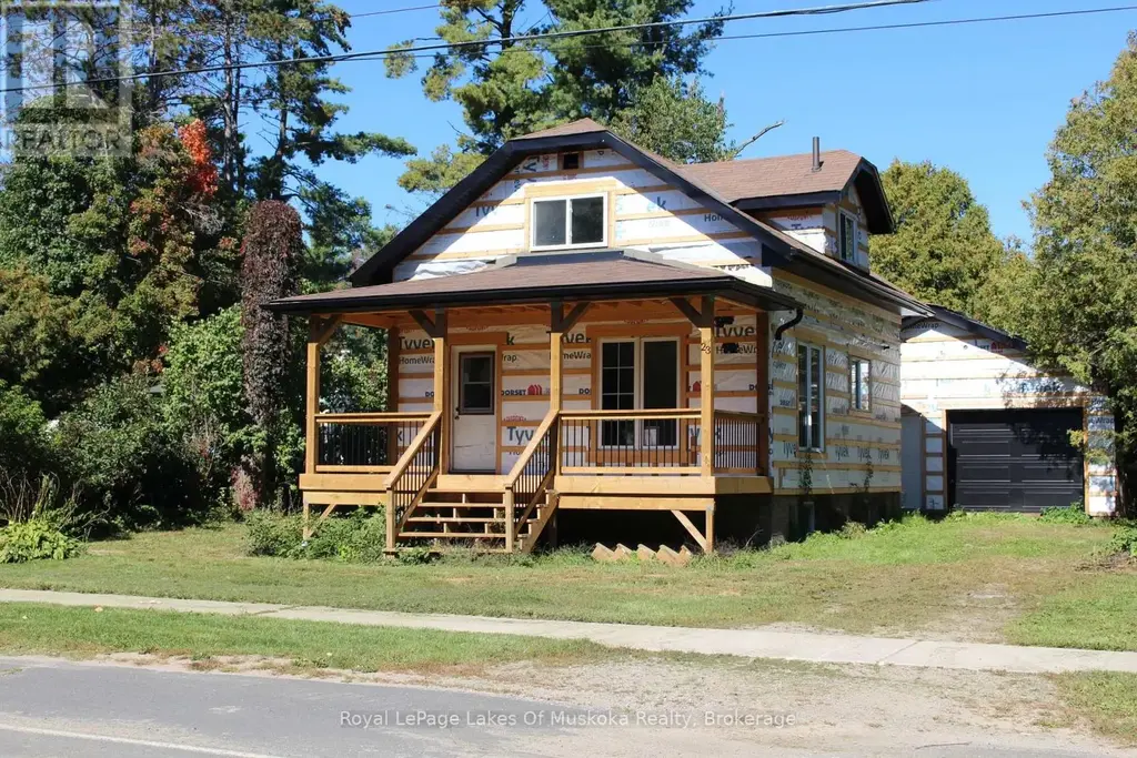23 Bridge Street, Lake of Bays (Mclean)