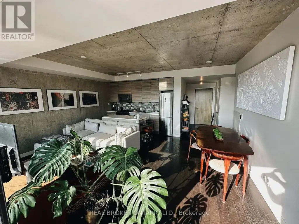 605 - 111 Bathurst Street, Toronto (Waterfront Communities)