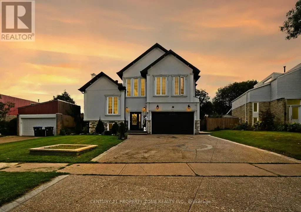77 Bowshelm Court, Mississauga (Streetsville)