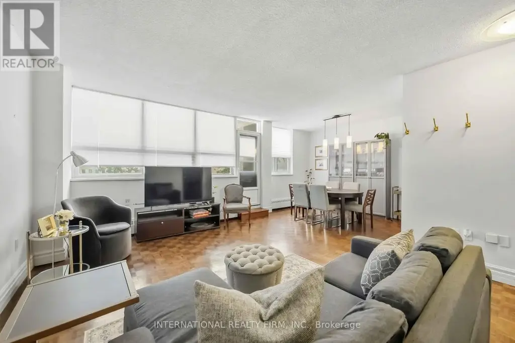 101 - 151 La Rose Avenue E, Toronto (Humber Heights)