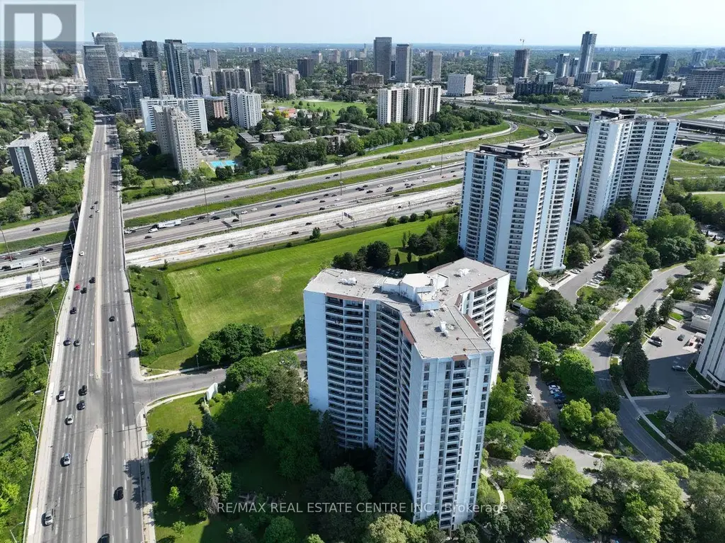 1015 - 50 Graydon Hall Drive, Toronto (Parkwoods-Donalda)