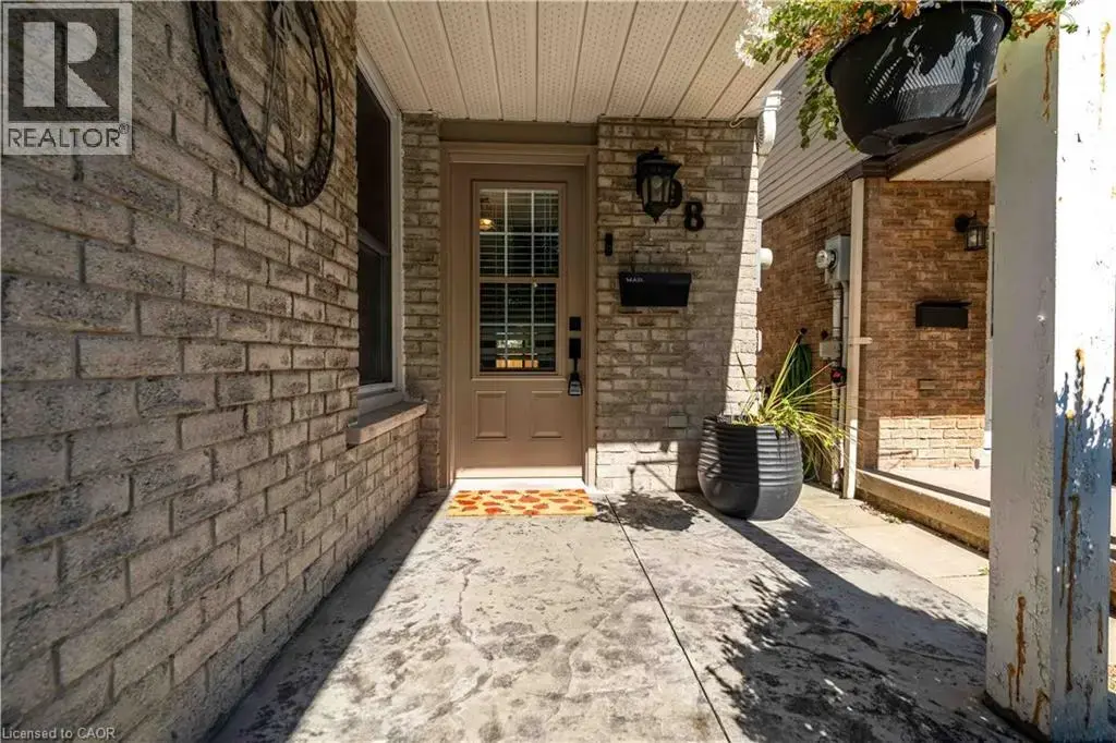 98 Memorial Avenue, Stoney Creek
