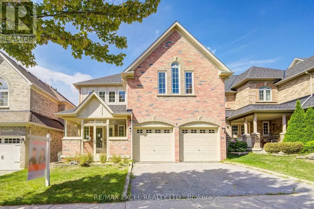 8 Hollylane Drive, Markham (Berczy)