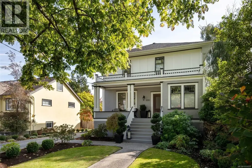 1033 Monterey Ave, Oak Bay