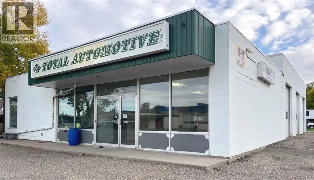 1411 20 Ave Avenue, Coaldale