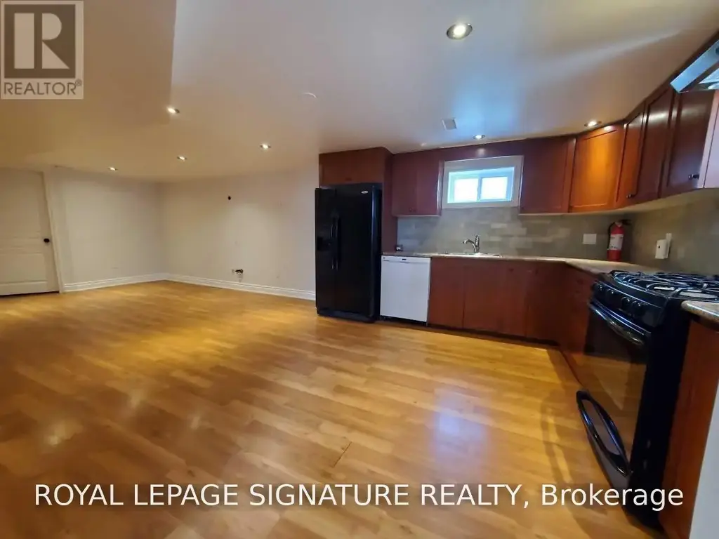 11 Patrick Drive, Aurora (Aurora Highlands)