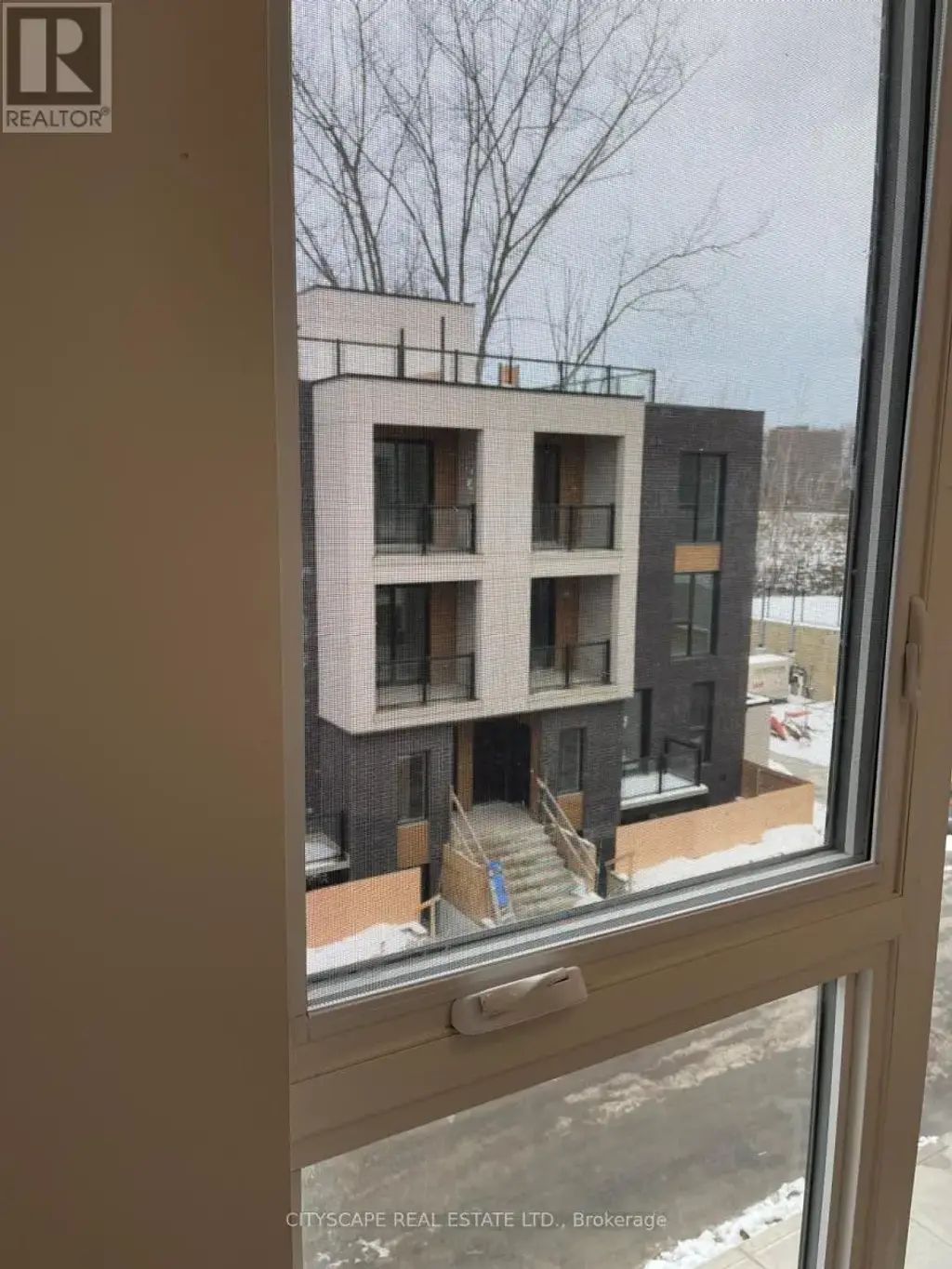 4 - 174 Clonmore Drive, Toronto (Birchcliffe-Cliffside)