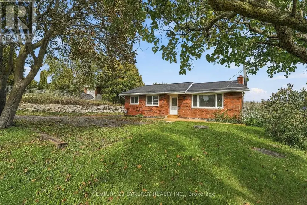 696 Whites Road, Quinte West (Sidney Ward)