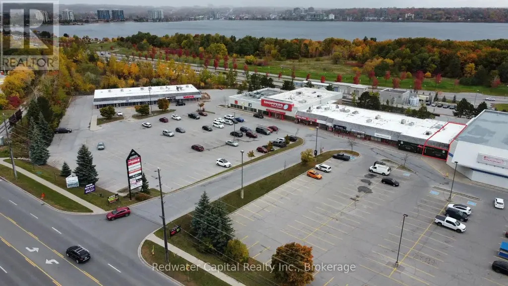 279 Yonge Street, Barrie (Painswick North)