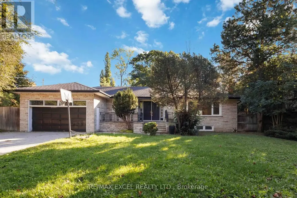 20 Oxbow Road, Toronto (Banbury-Don Mills)