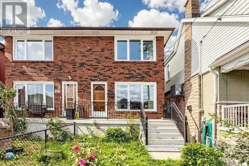 198 A Boon Avenue, Toronto (Corso Italia-Davenport)