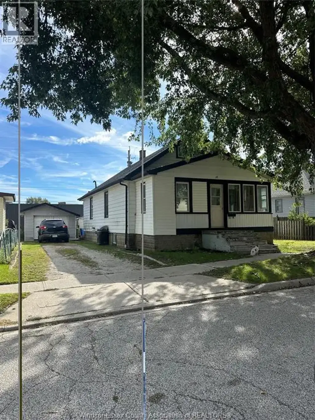 26 White, Leamington