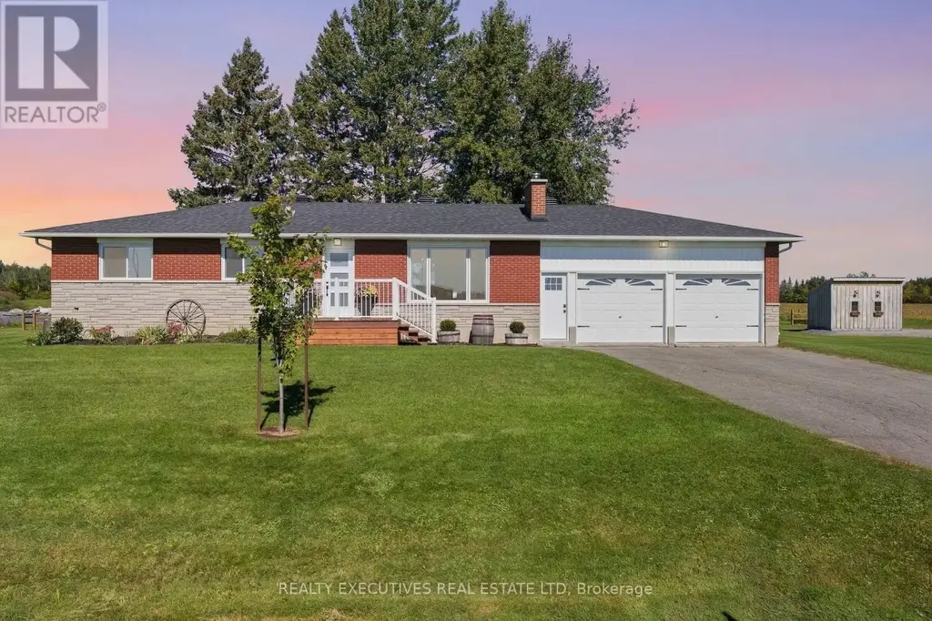 11895 Cloverdale Road, North Dundas