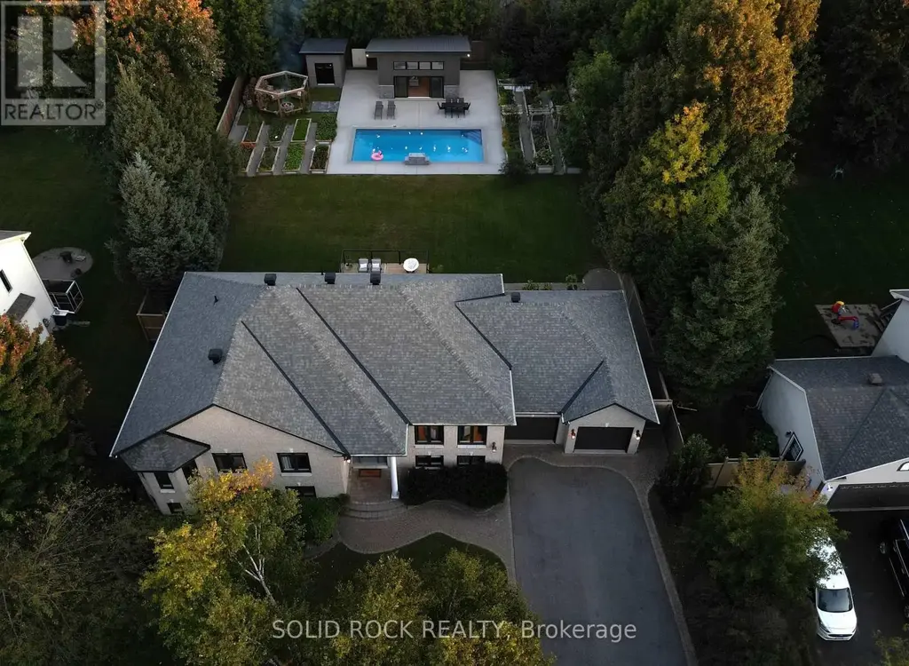 7040 Donwel Drive, Ottawa