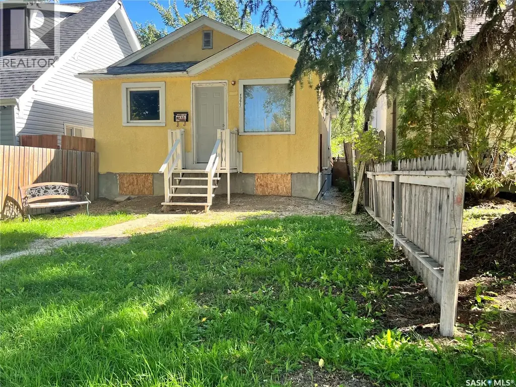 1227 Wascana Street, Regina