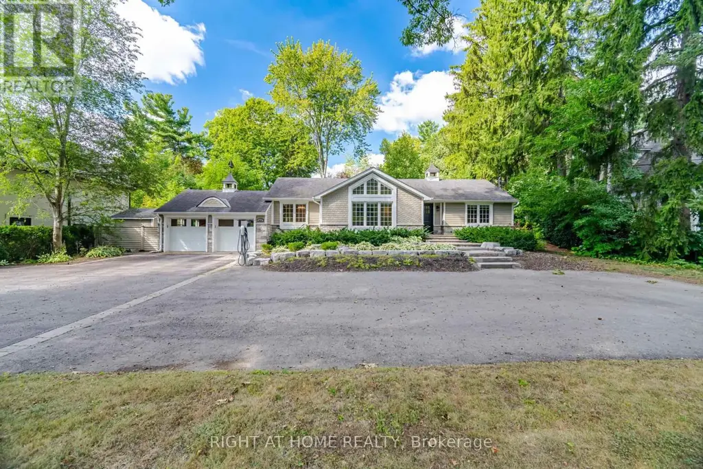 1037 Lakeshore Road W, Oakville (SW Southwest)
