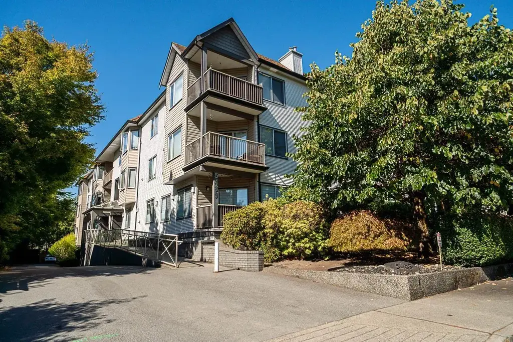 304 5489 201 Street, Langley