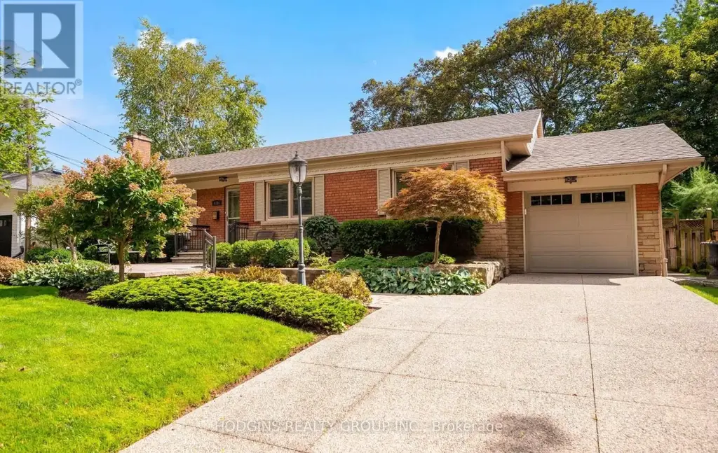 4334 Spruce Avenue, Burlington (Shoreacres)