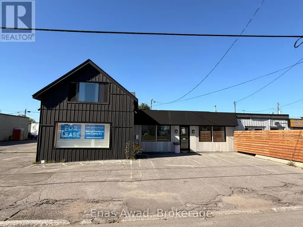 848 Clyde Avenue N, Ottawa
