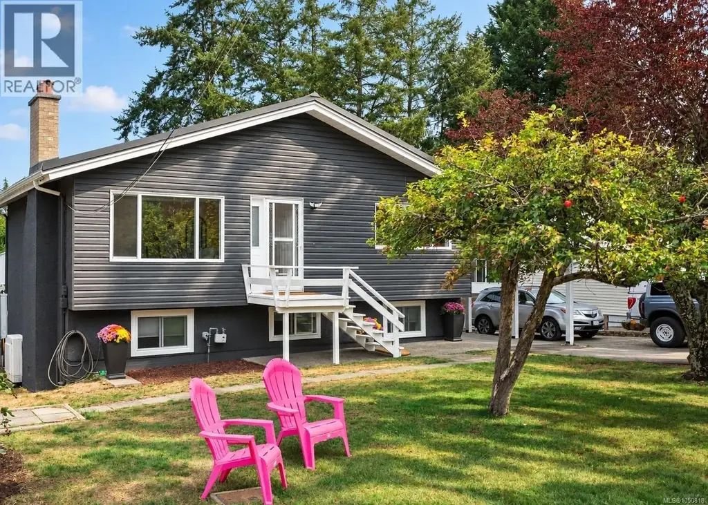 558 Kenneth St, Saanich