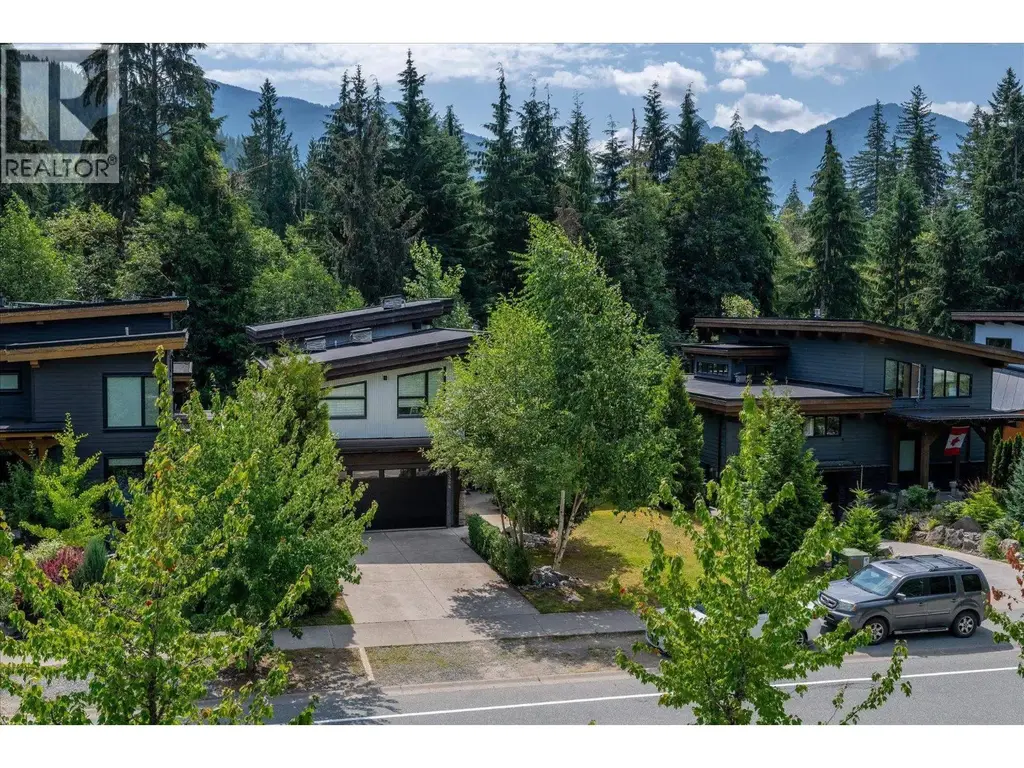 3324 Mamquam Road, Squamish