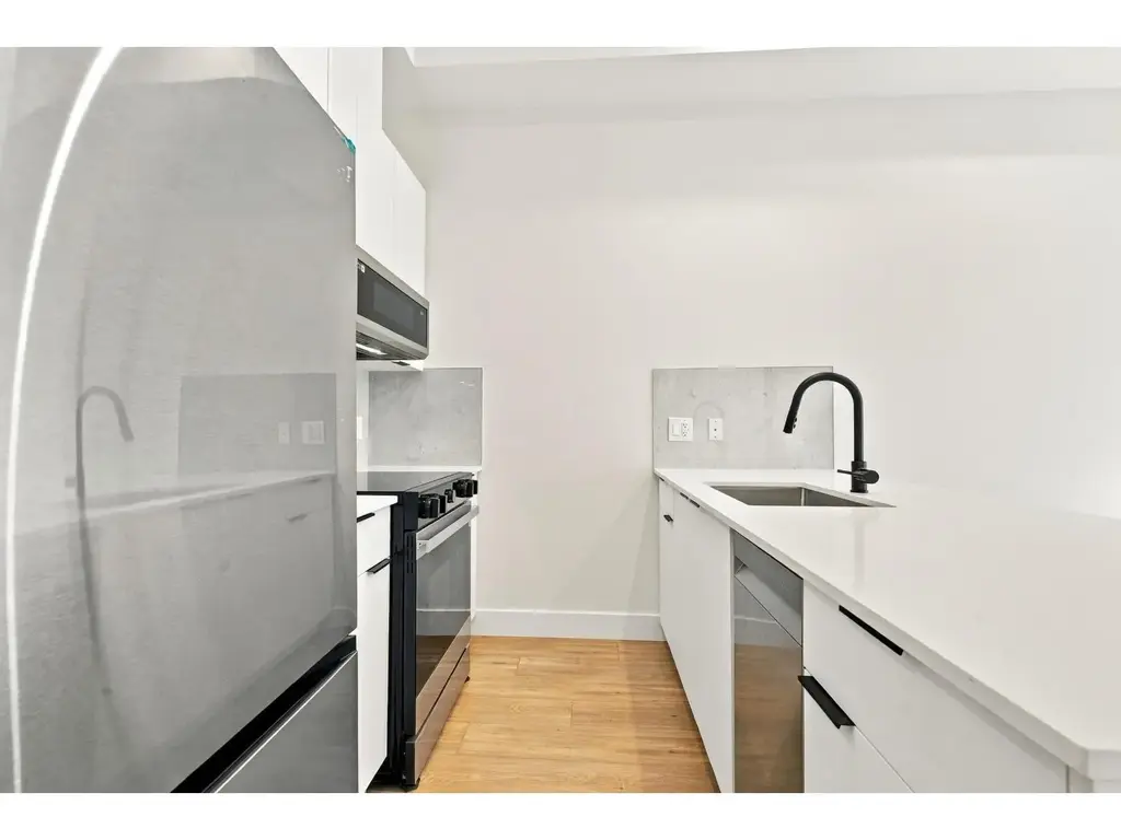 106 14398 60 Avenue, Surrey