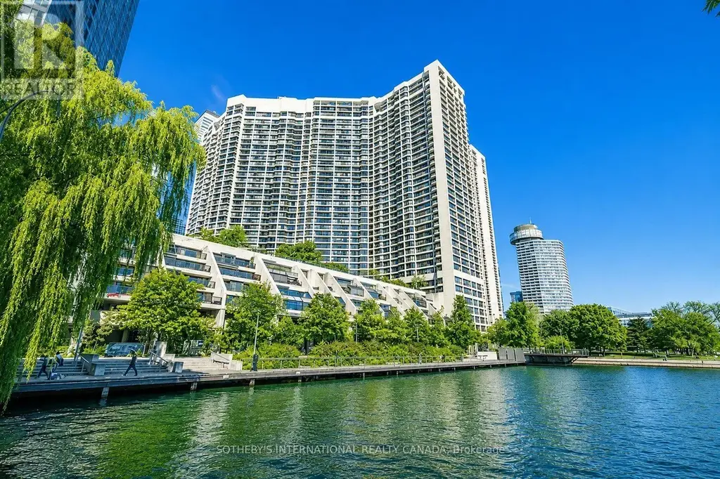2104 - 65 Harbour Square, Toronto (Waterfront Communities)