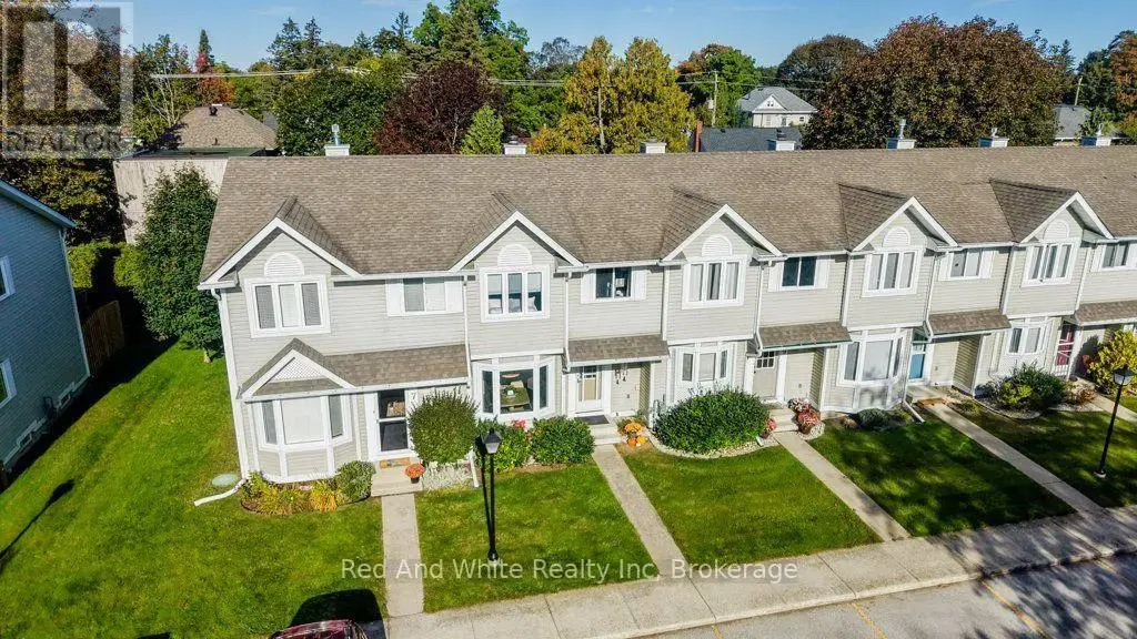 8 - 160 Morpeth Street, Saugeen Shores