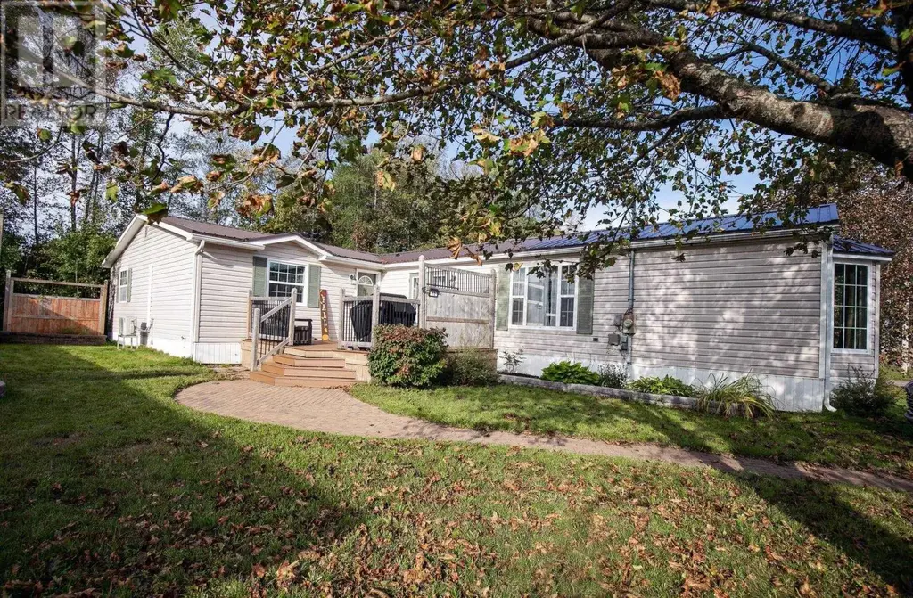 12 Kent Drive, Amherst