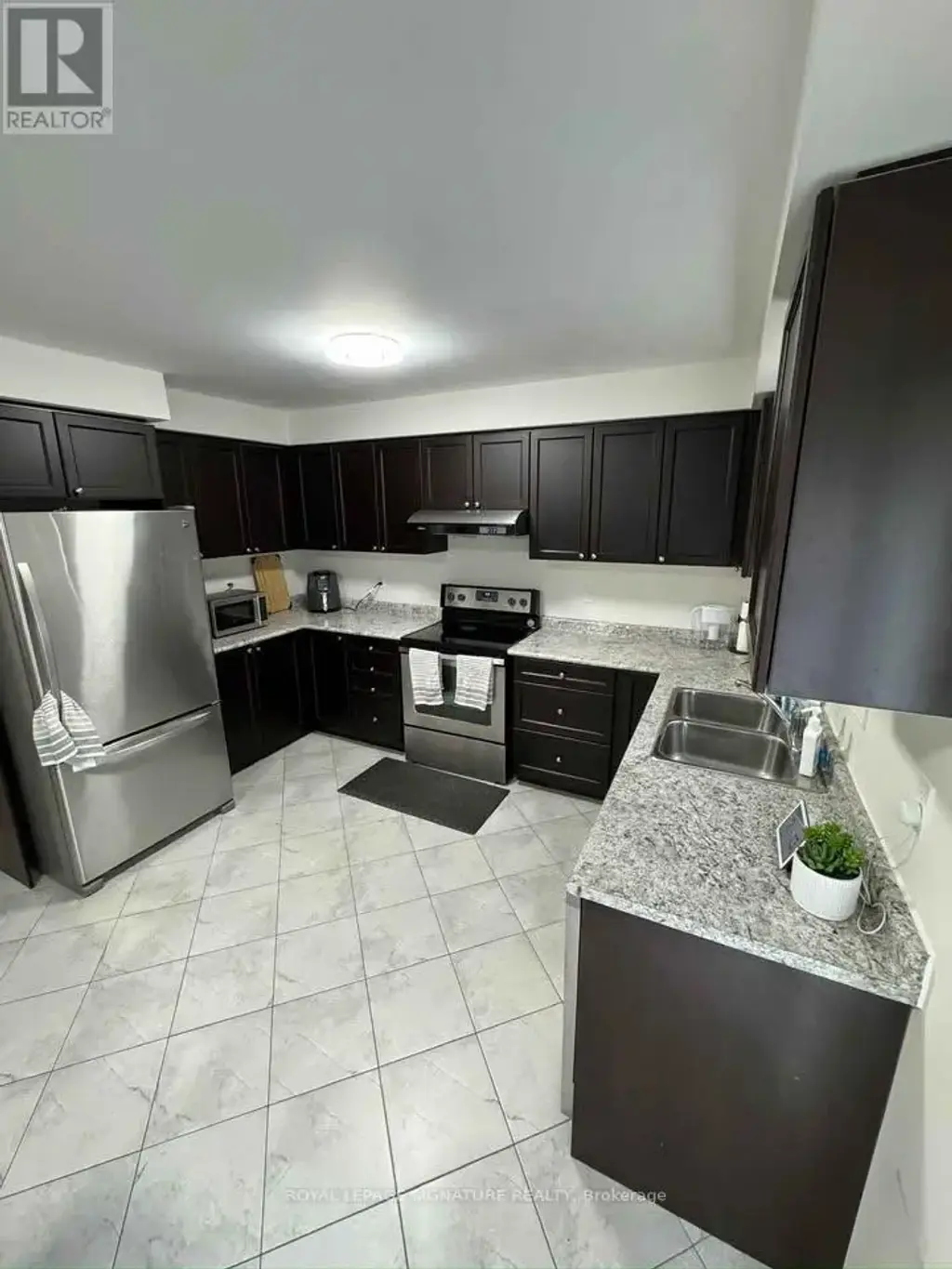 199 Lady Angela Avenue, Oshawa (Windfields)