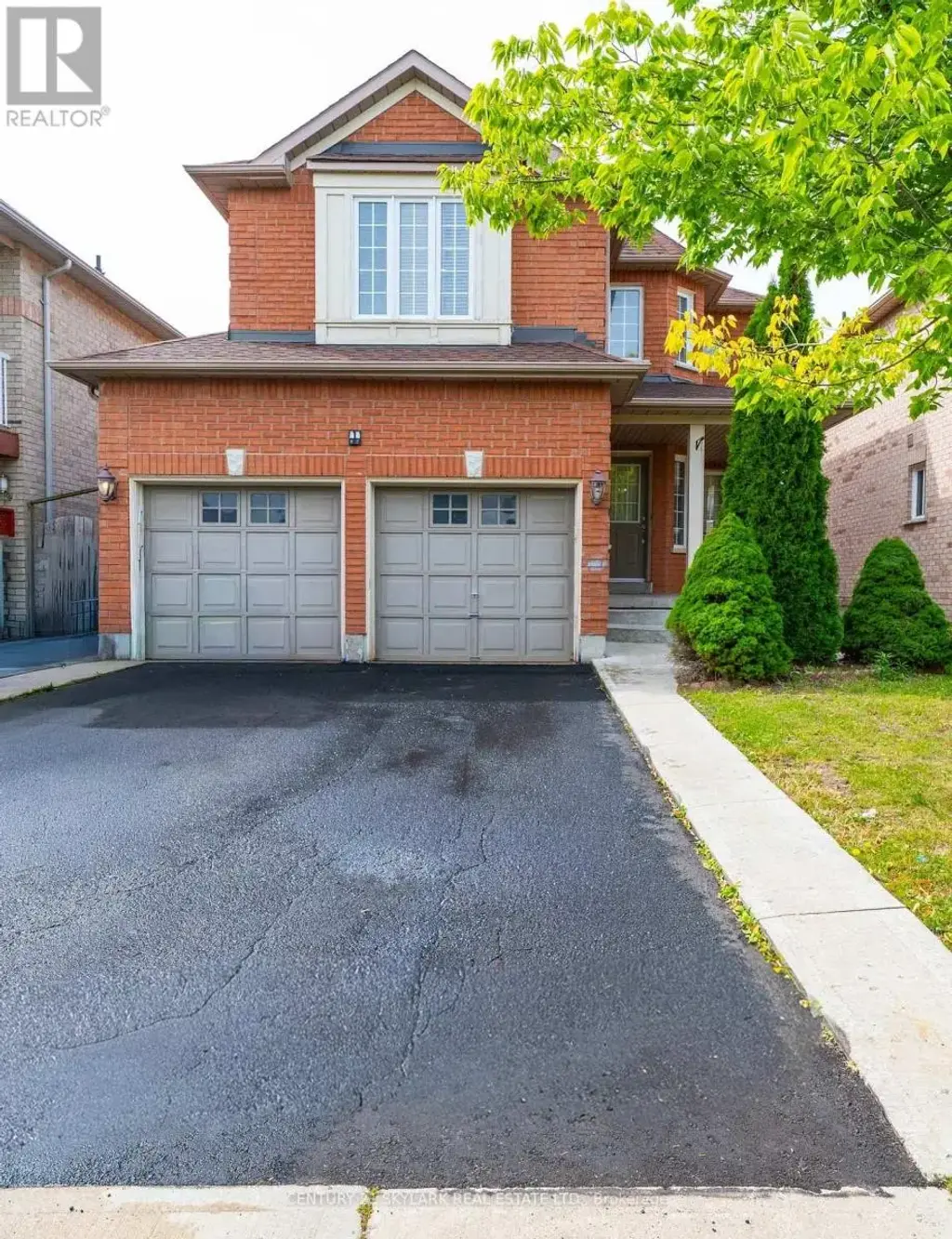 44 Fallstar Crescent, Brampton (Fletcher's Meadow)