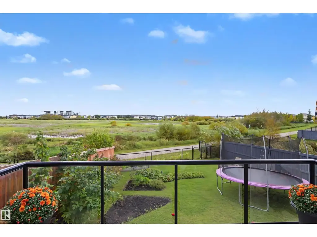 525 Albany Wy Nw, Edmonton