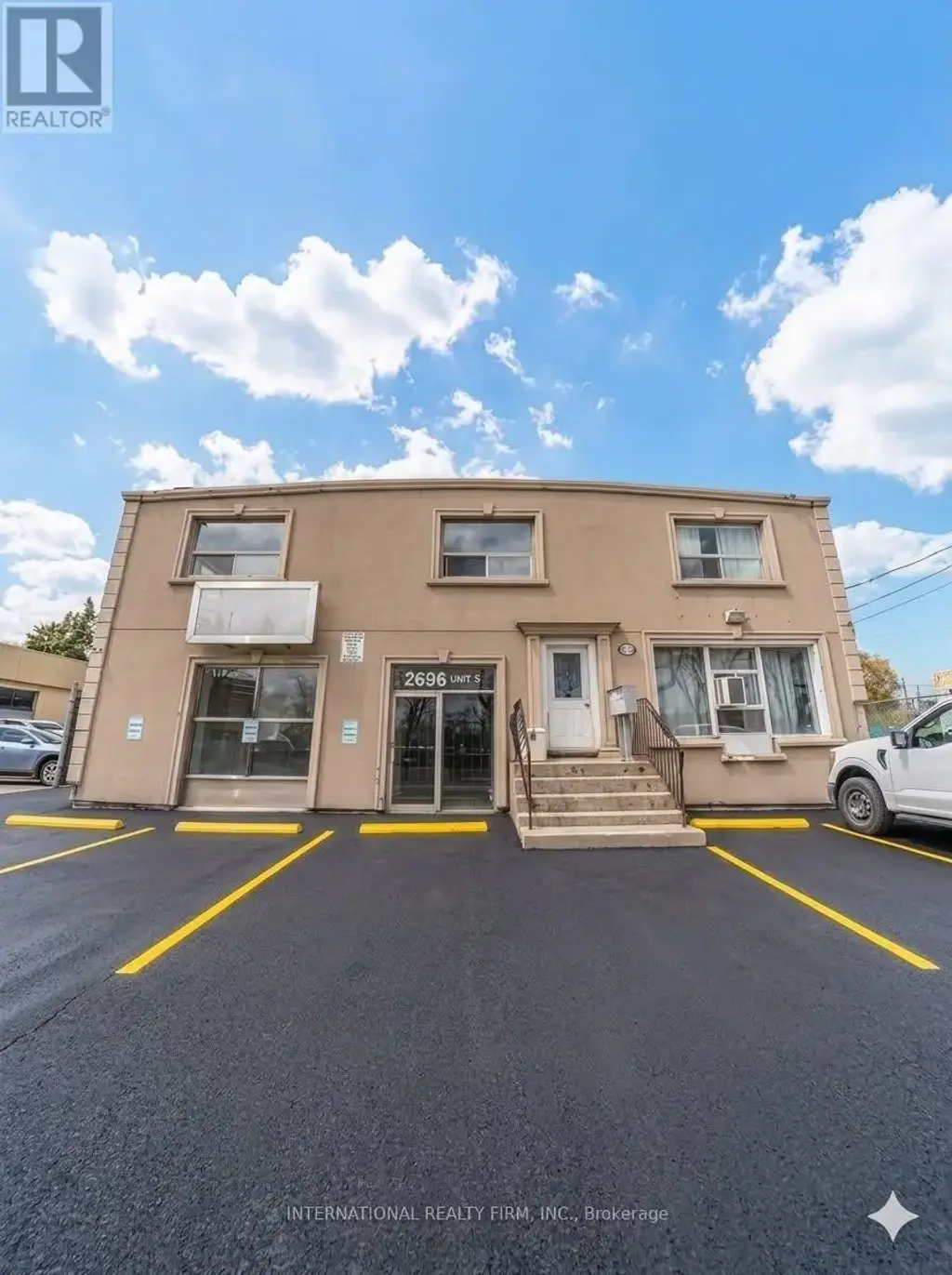 5 - 2696 St Clair Avenue W, Toronto (Rockcliffe-Smythe)