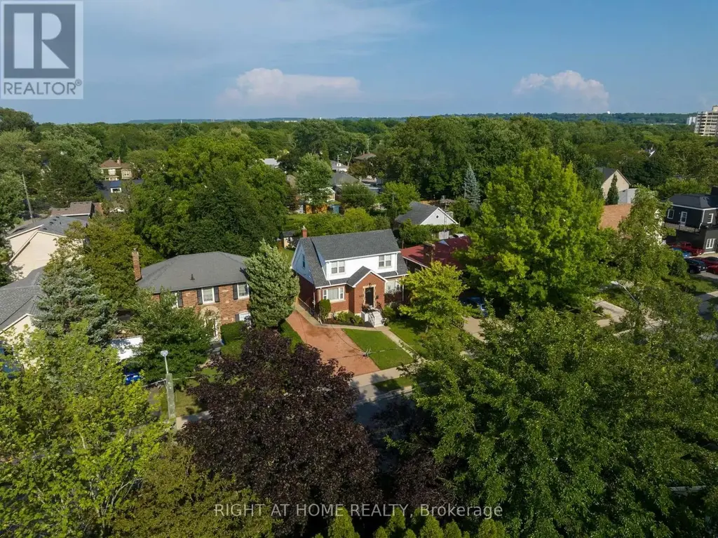 Bi-level Unit - 105 Glenridge Avenue, St. Catharines (Old Glenridge)