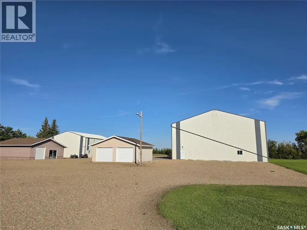 Lake Acreage, Round Valley Rm No. 410