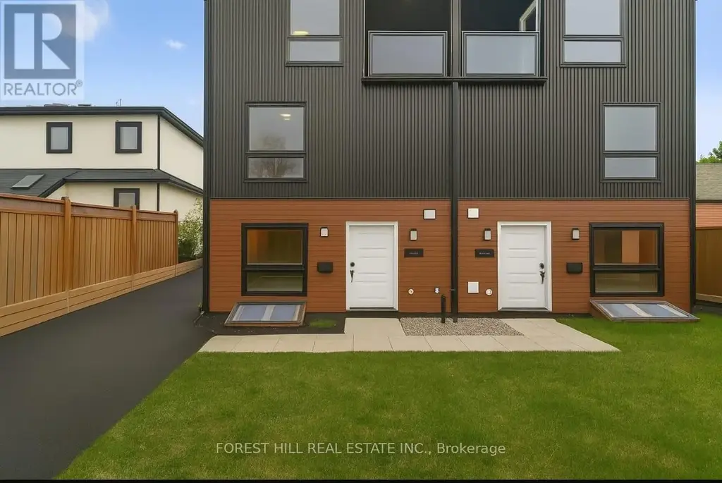 A - 12 Smallwood Drive, Toronto (Downsview-Roding-CFB)
