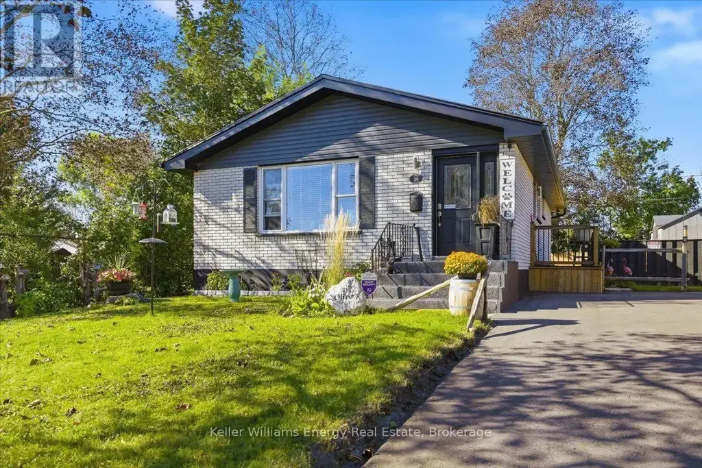 30 Dominion Drive, Kawartha Lakes (Lindsay)