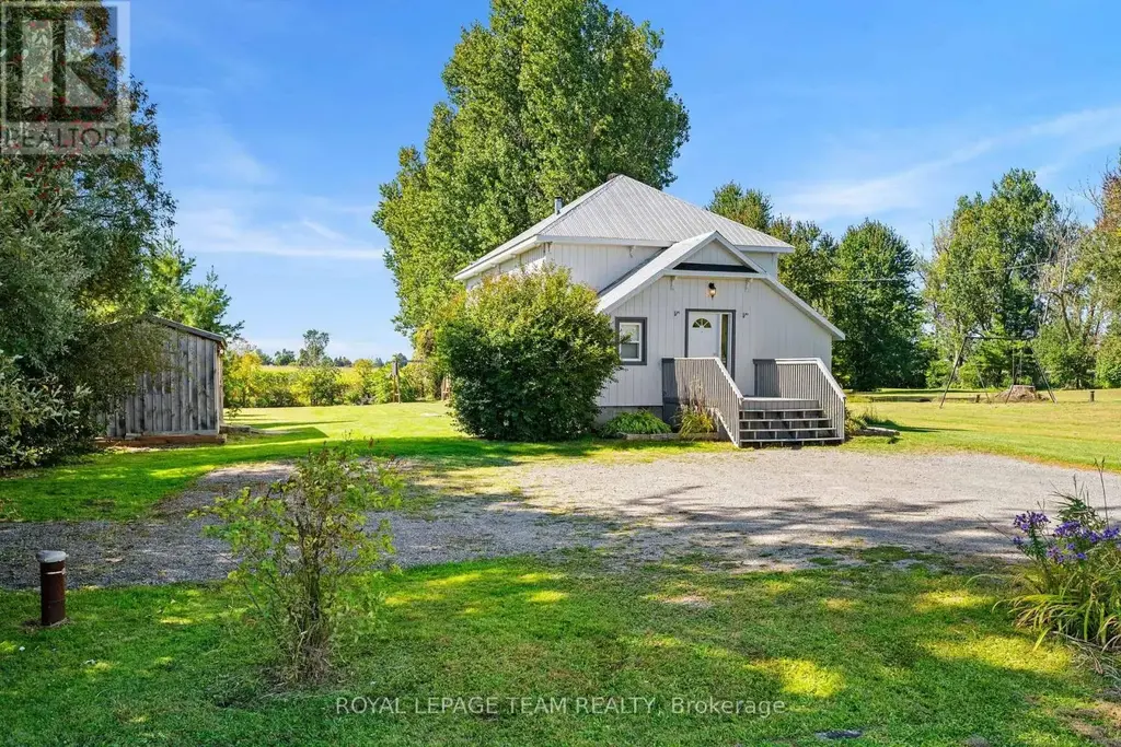2952 Lough Road, North Dundas