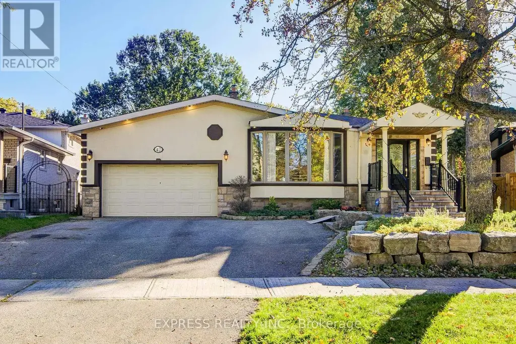 42 Gatehead Road, Toronto (Bayview Village)